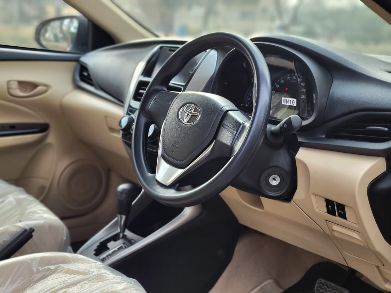 
								Toyota Yaris GLI-CVT full									