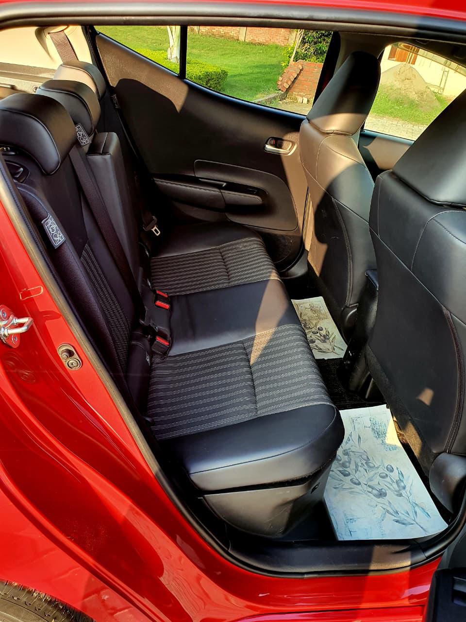 
								Toyota Aqua Z Package full									