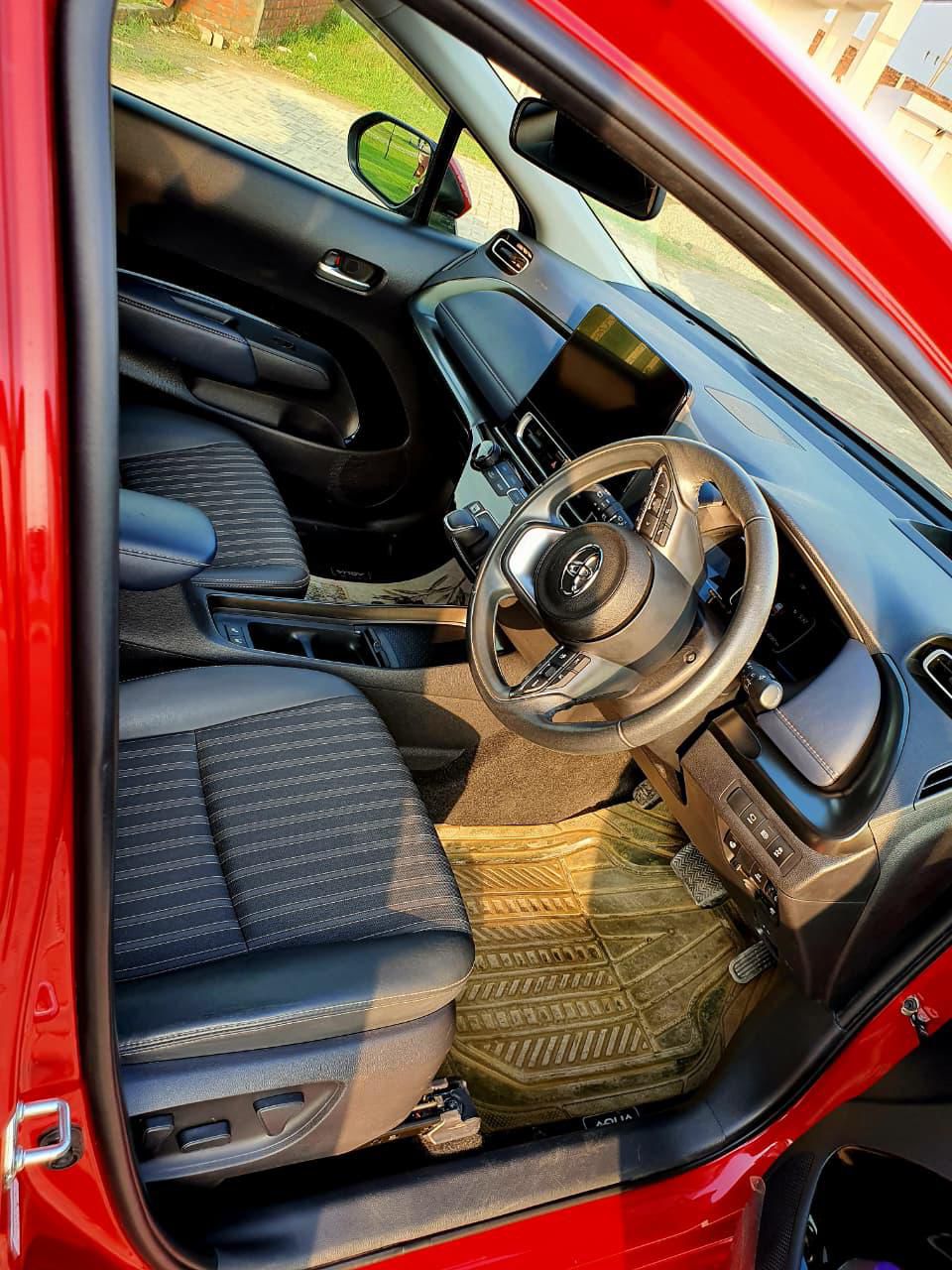 
								Toyota Aqua Z Package full									