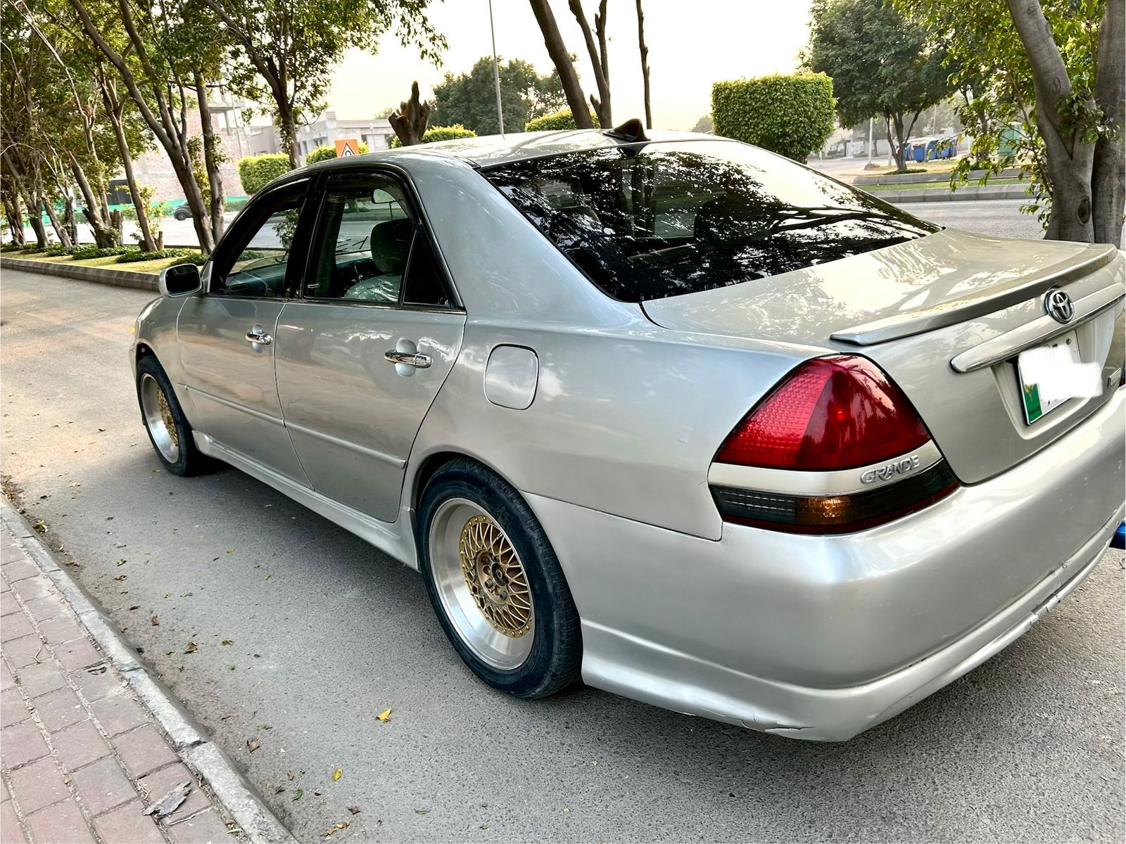 
								Toyota Mark 2 Grande full									