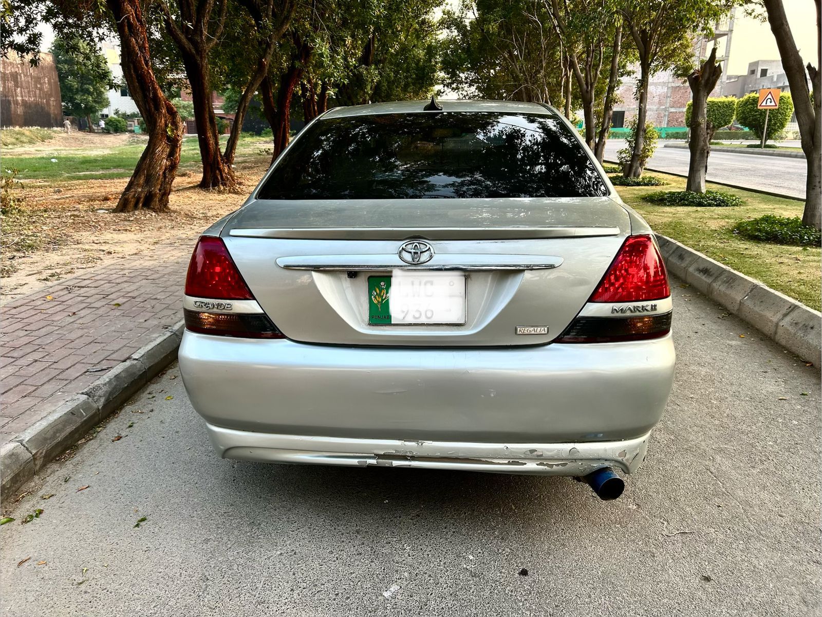 
								Toyota Mark 2 Grande full									