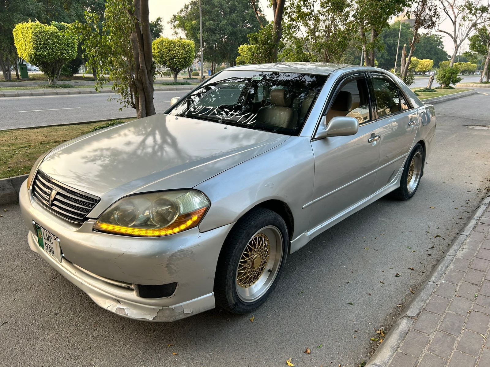 
								Toyota Mark 2 Grande full									