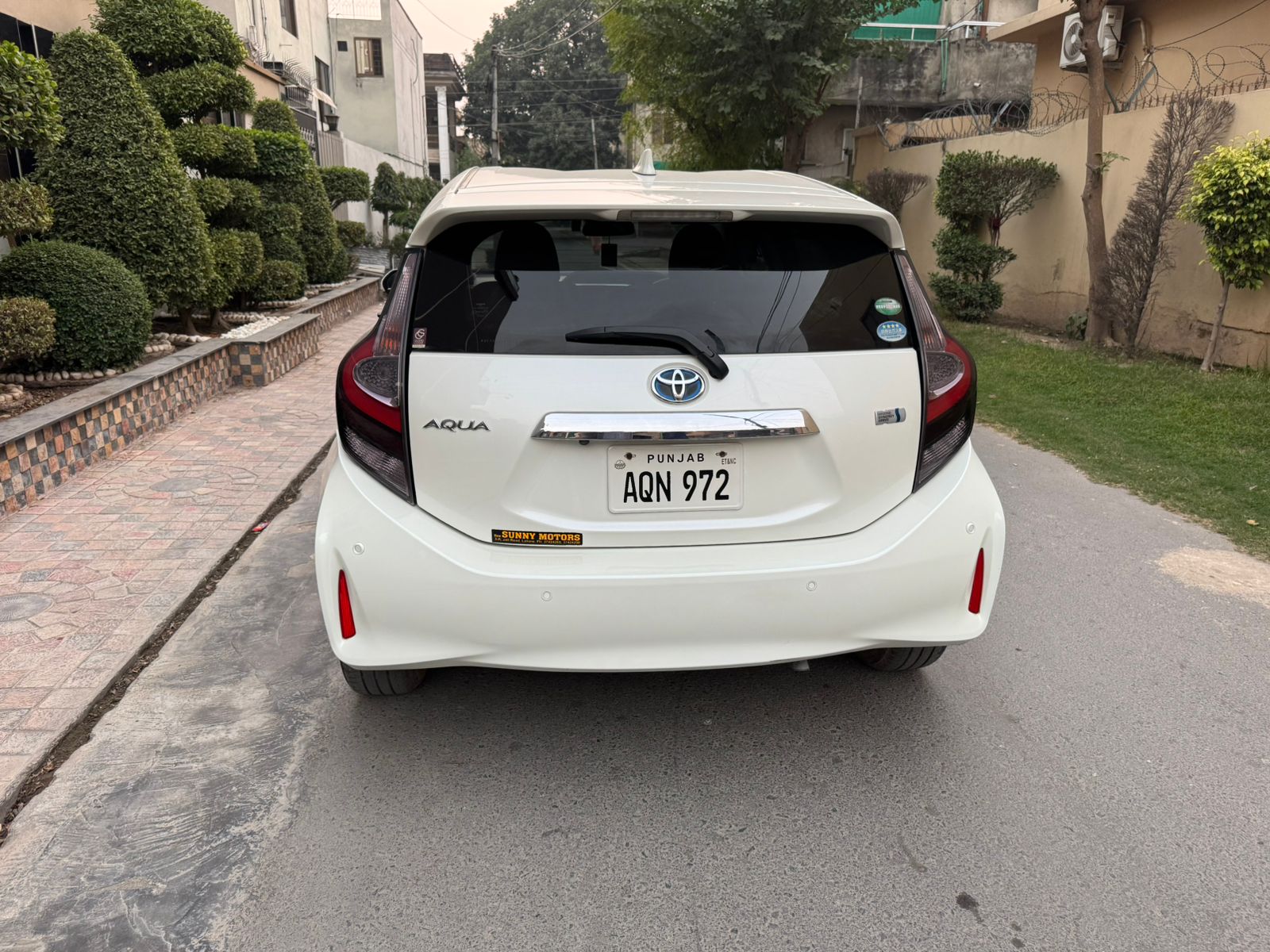 
								Toyota Aqua G Package full									