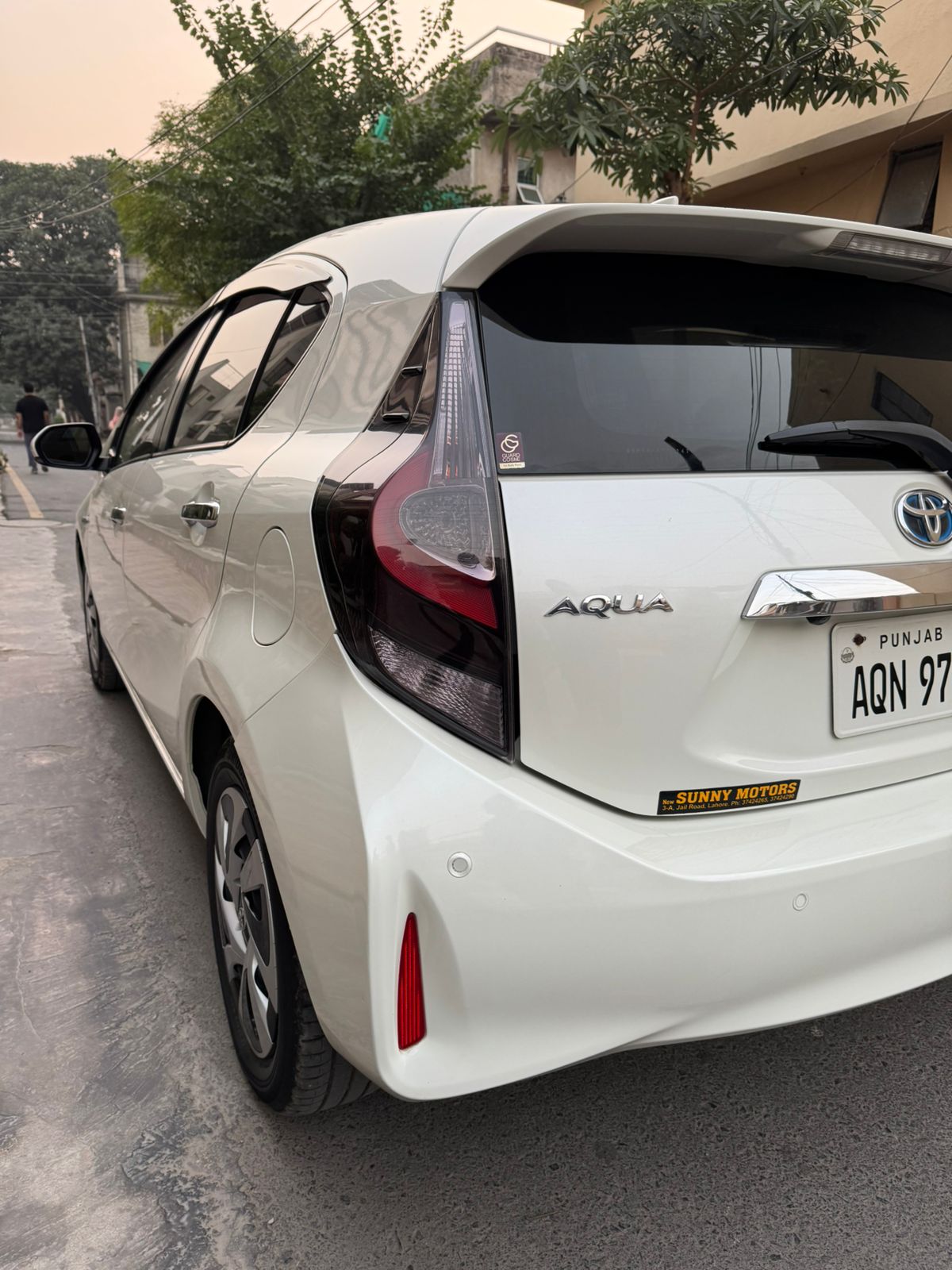 
								Toyota Aqua G Package full									