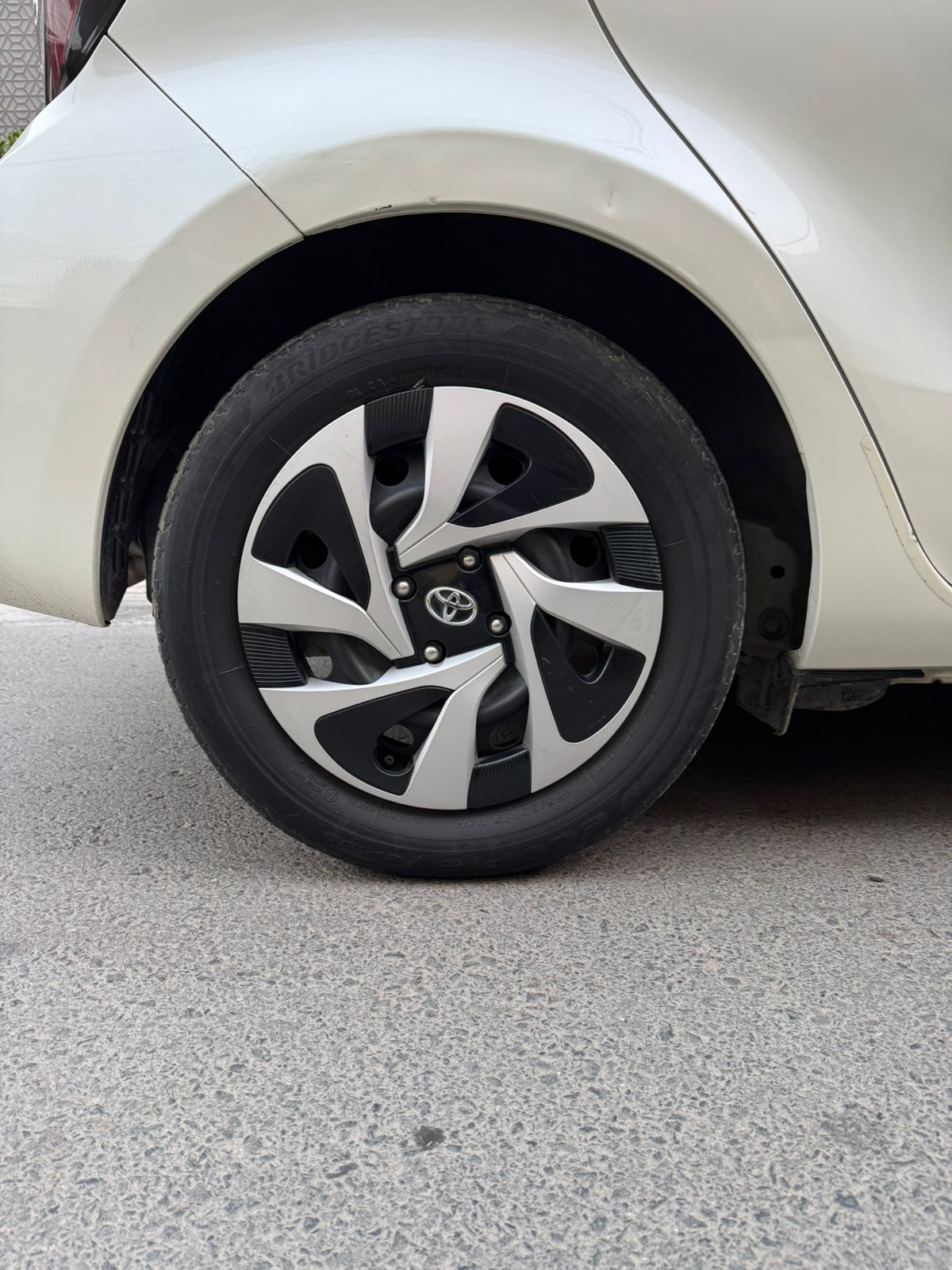 
								Toyota Aqua G Package full									