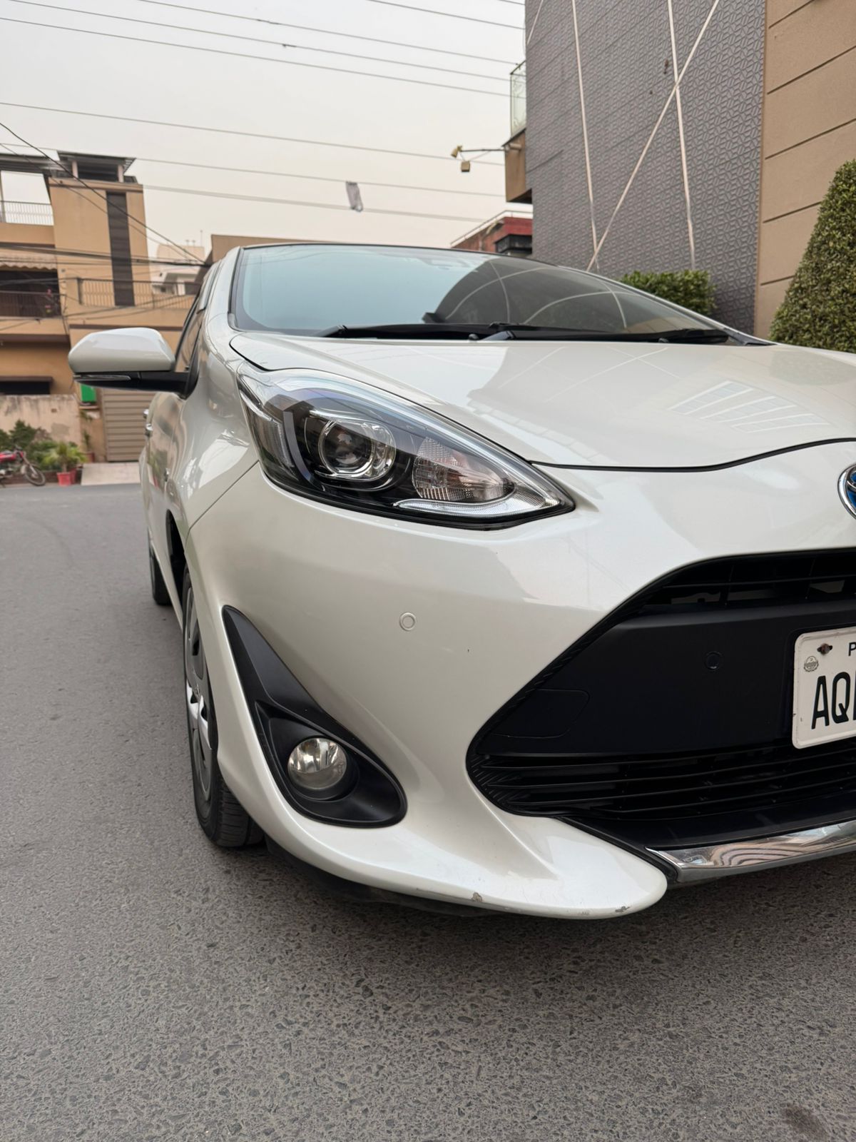 
								Toyota Aqua G Package full									