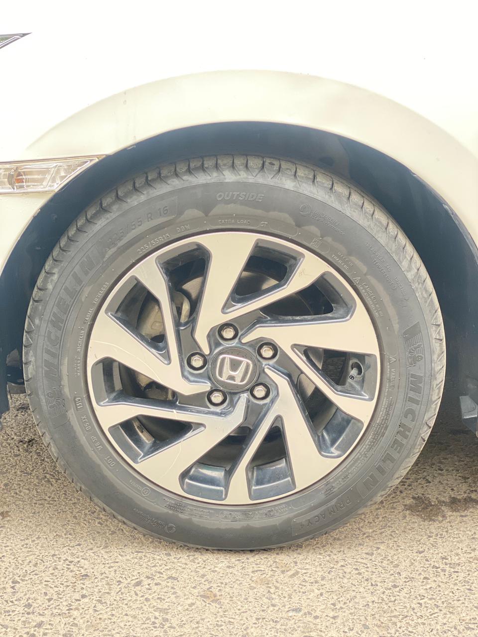 
								Honda Civic UG 1.8 Full Optional full									