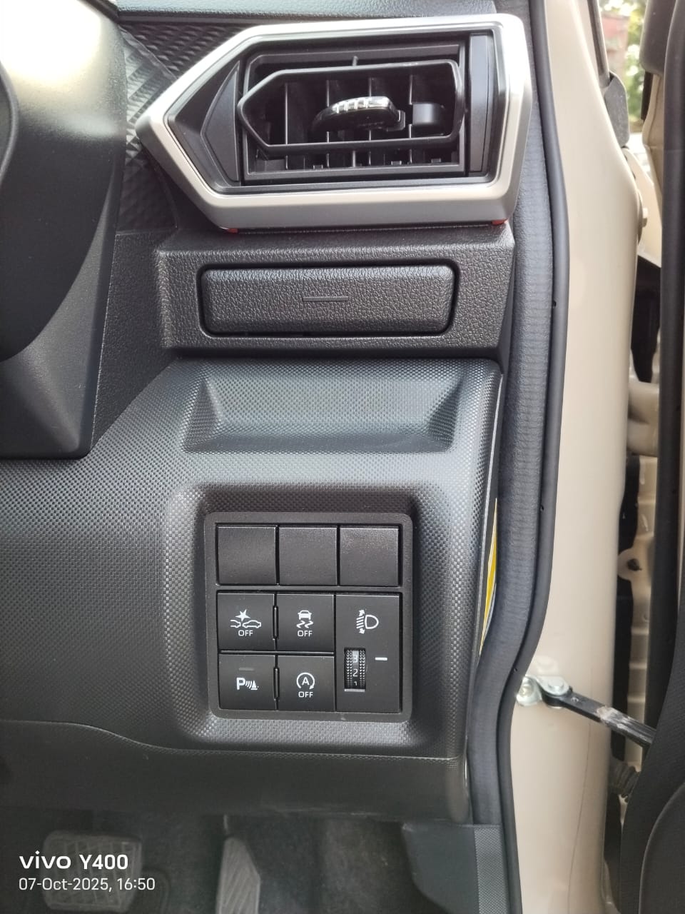 
								Toyota Raize G+ Package full									