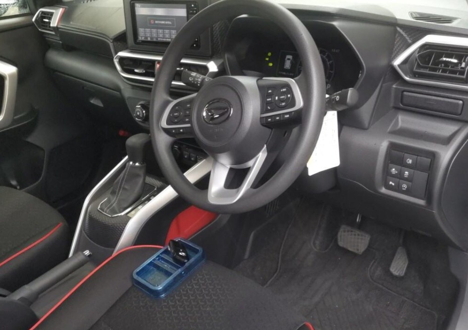 
								Daihatsu Rocky G Package full									