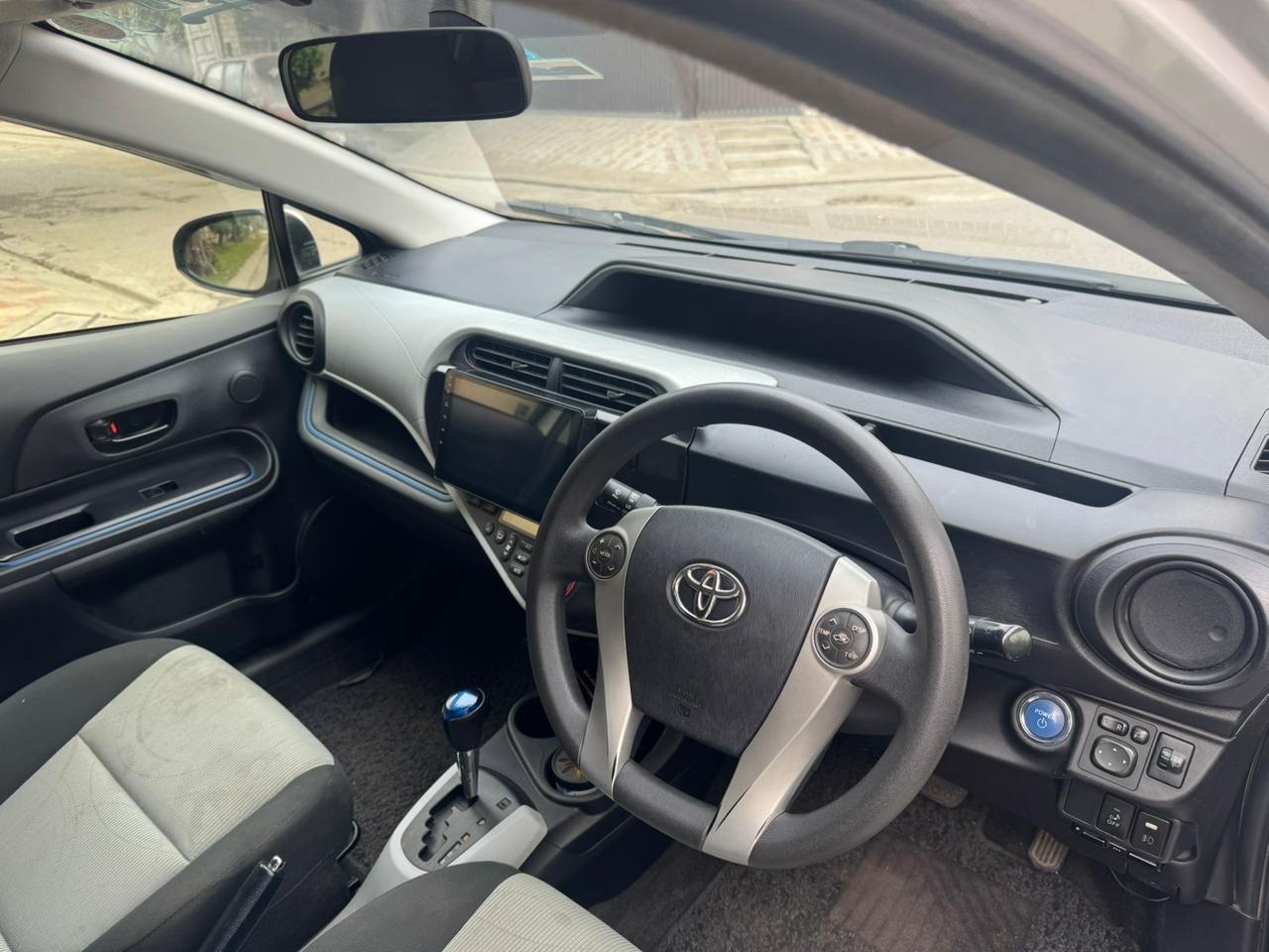 
								Toyota Aqua S Package 2014 full									