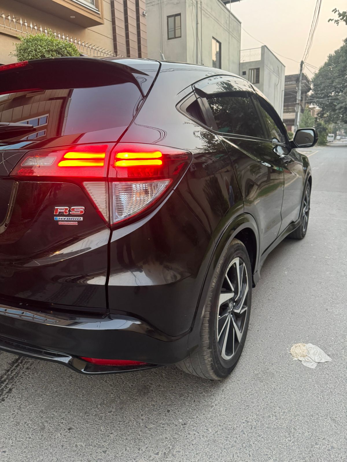 
								Honda Vezel Rs Turbo Full Optional full									