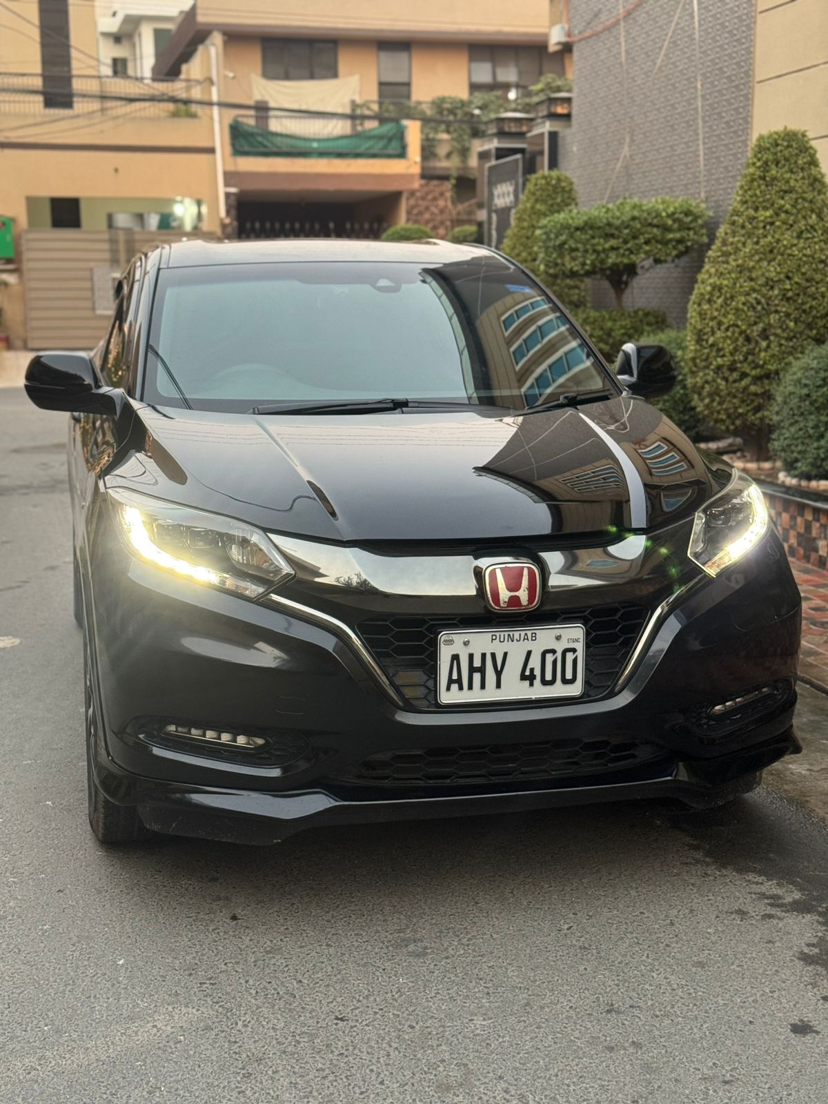 
								Honda Vezel Rs Turbo Full Optional full									