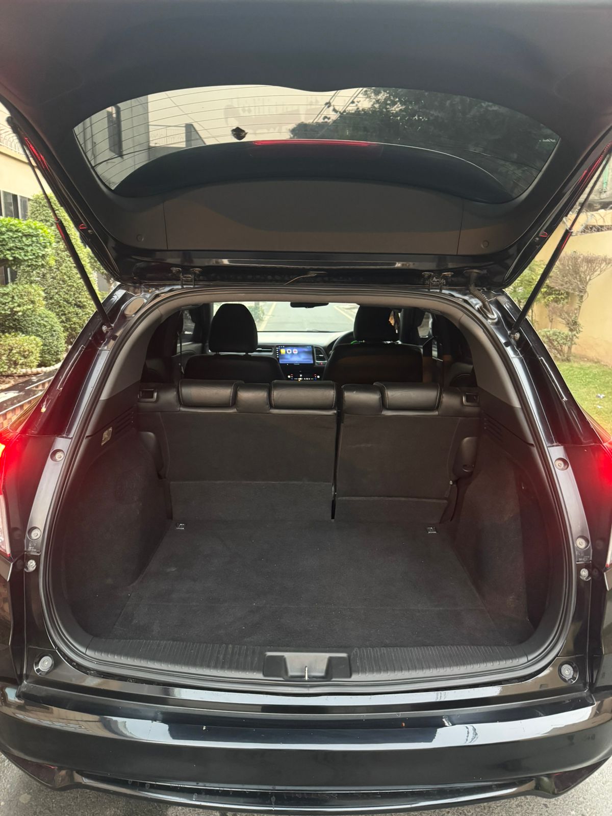 
								Honda Vezel Rs Turbo Full Optional full									