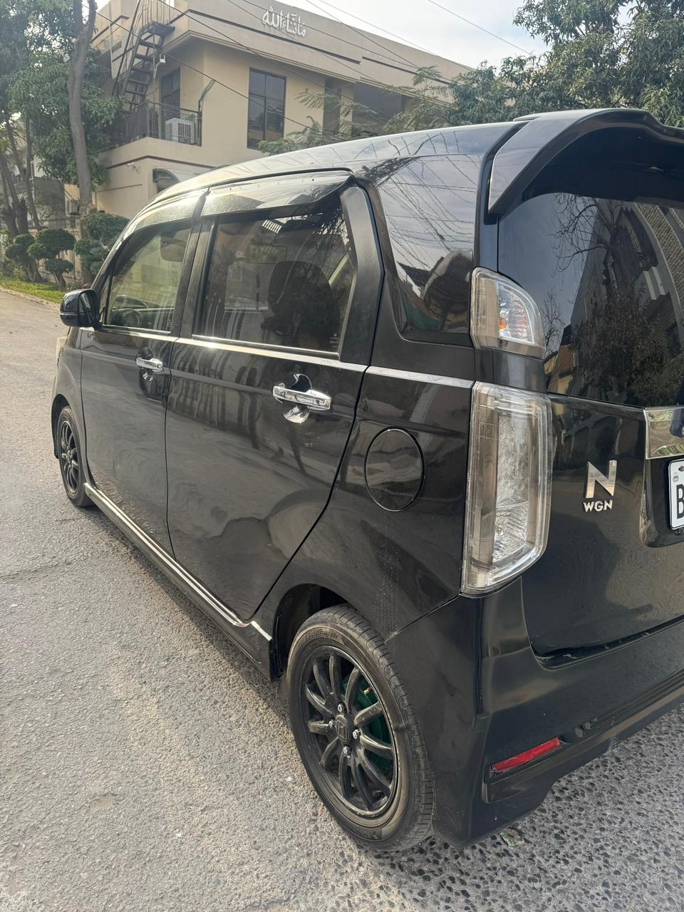 
								Honda N-Wgn Custom Full Optional full									