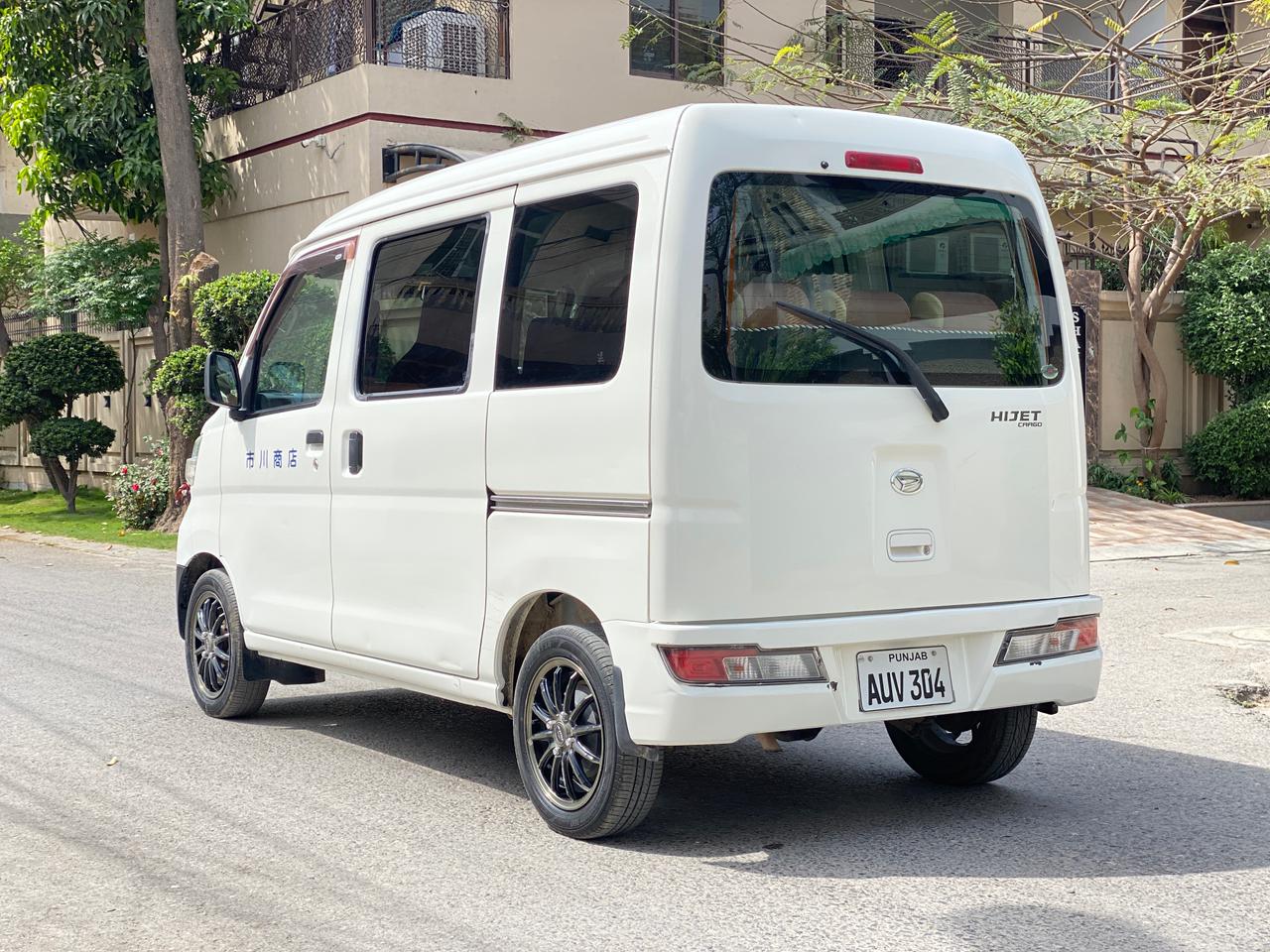 
								Daihatsu Hijet Van full									