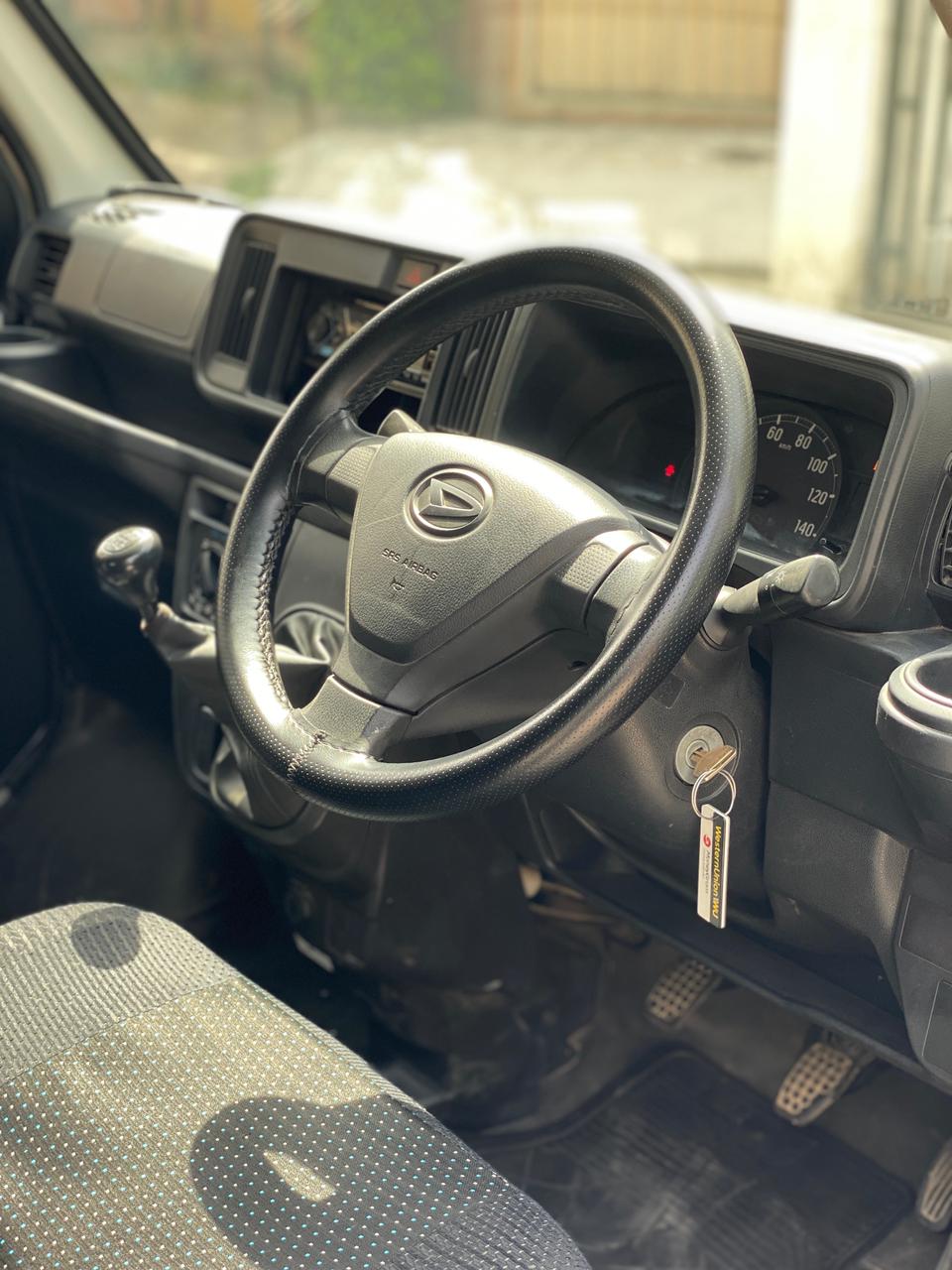 
								Daihatsu Hijet Van full									