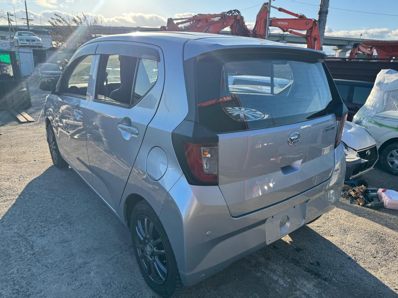 
								Daihatsu Mira L Package full									