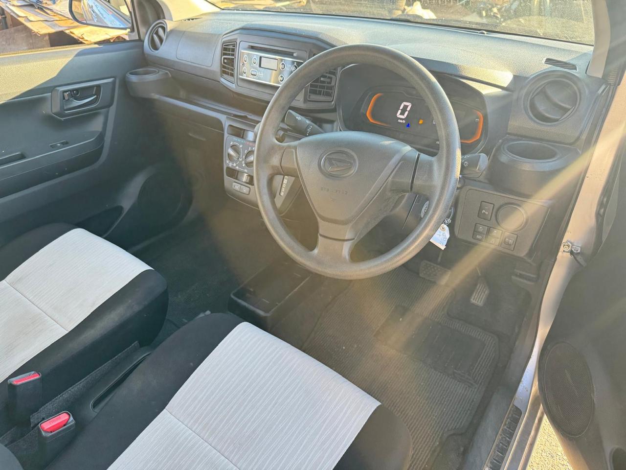 
								Daihatsu Mira L Package full									