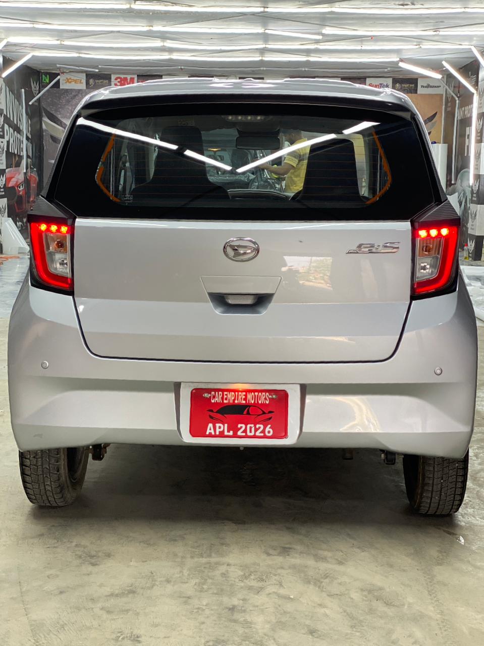 
								Daihatsu Mira ESX full									