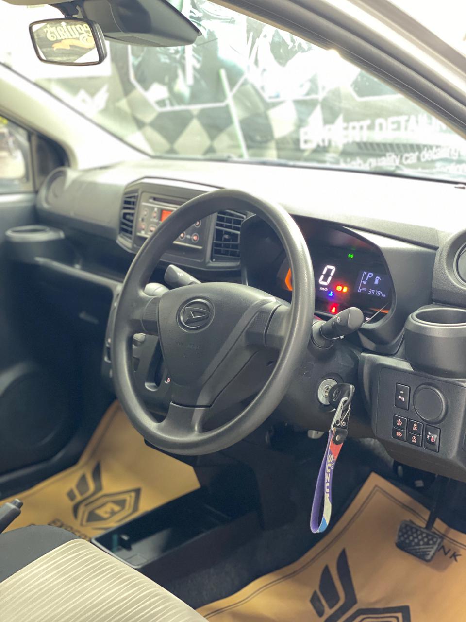 
								Daihatsu Mira ESX full									