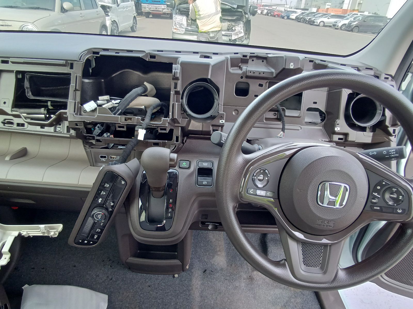 
								Honda N-Wgn Model 2024 full									