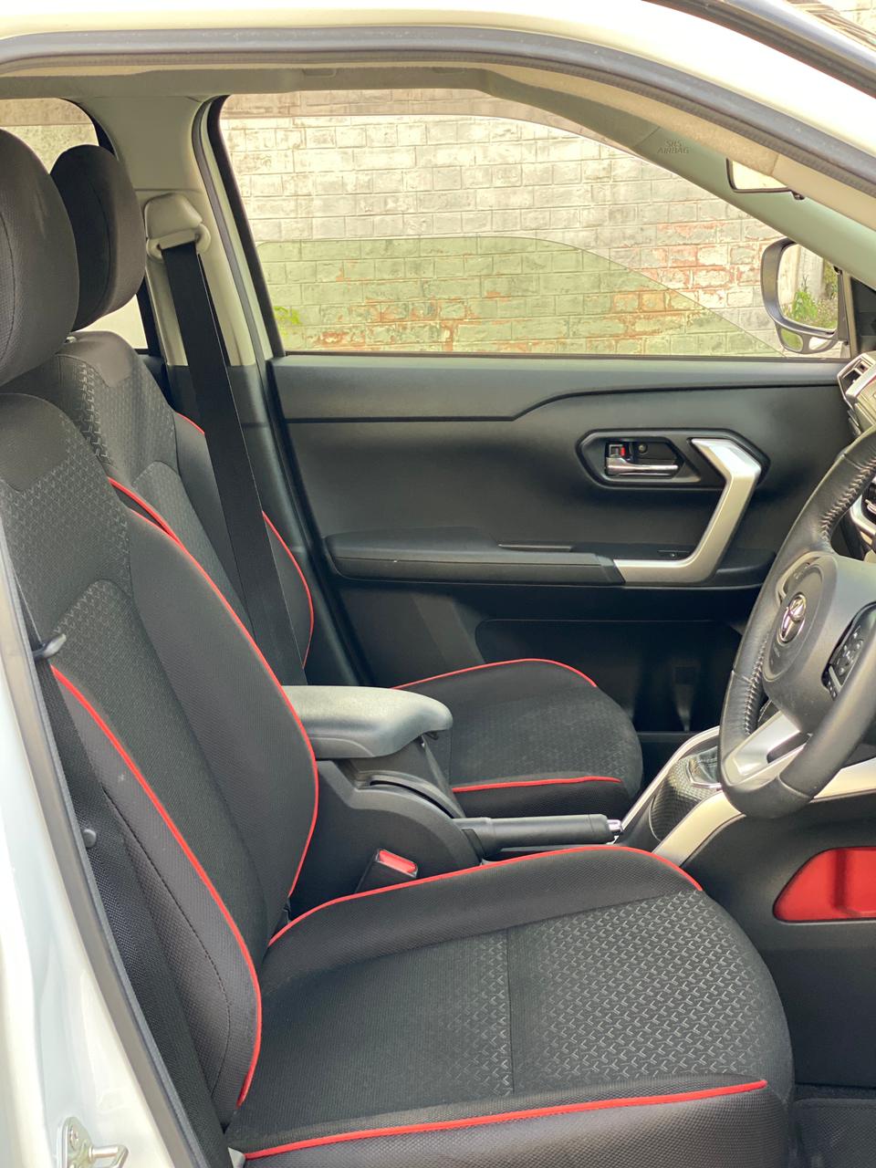 
								Toyota Raize Z Package 2 Tone full									