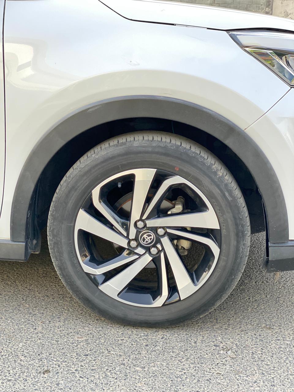 
								Toyota Raize Z Package 2 Tone full									