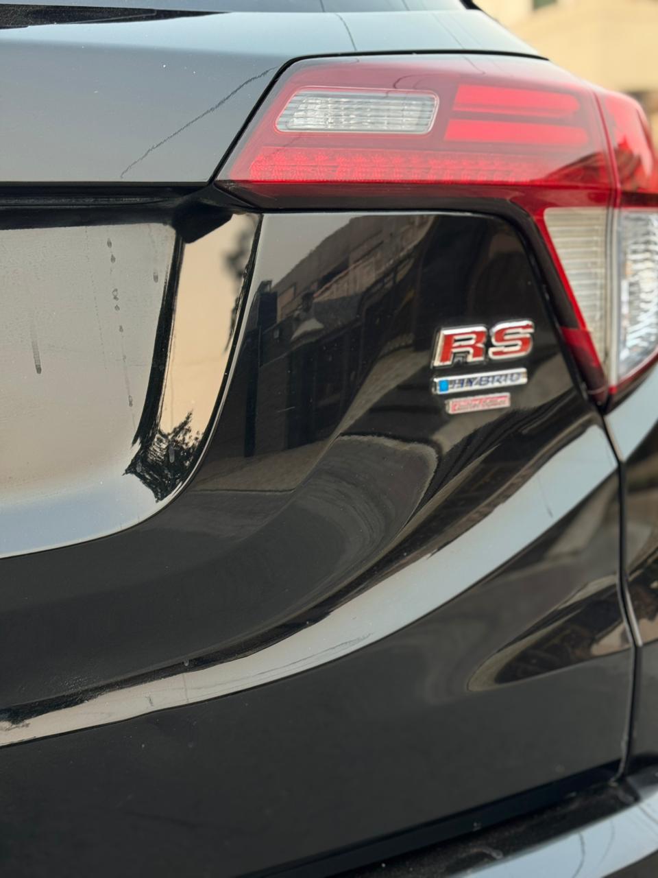 
								Honda Vezel Rs Turbo Full Optional full									