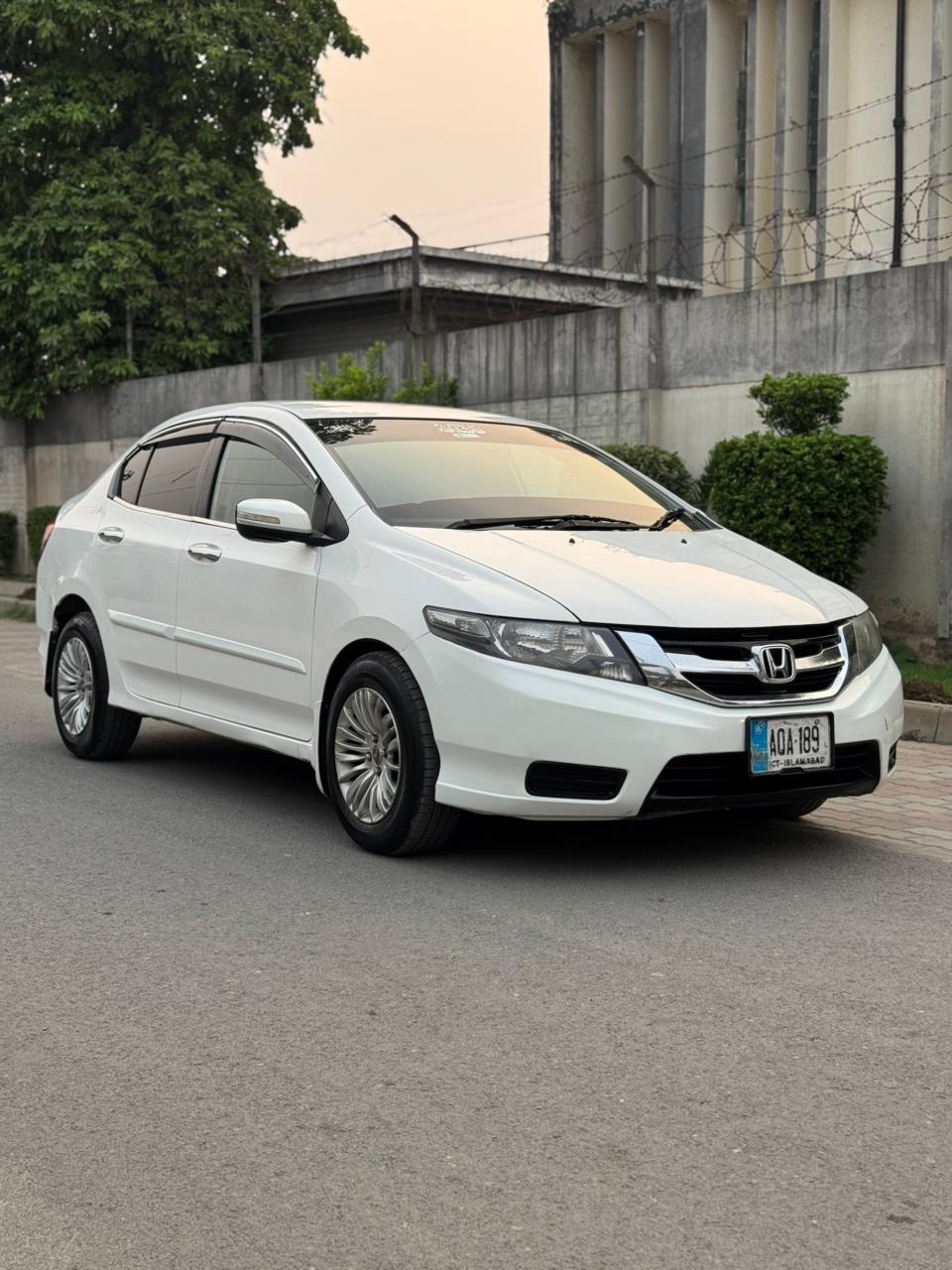 
								Honda City 1.3 AT full									