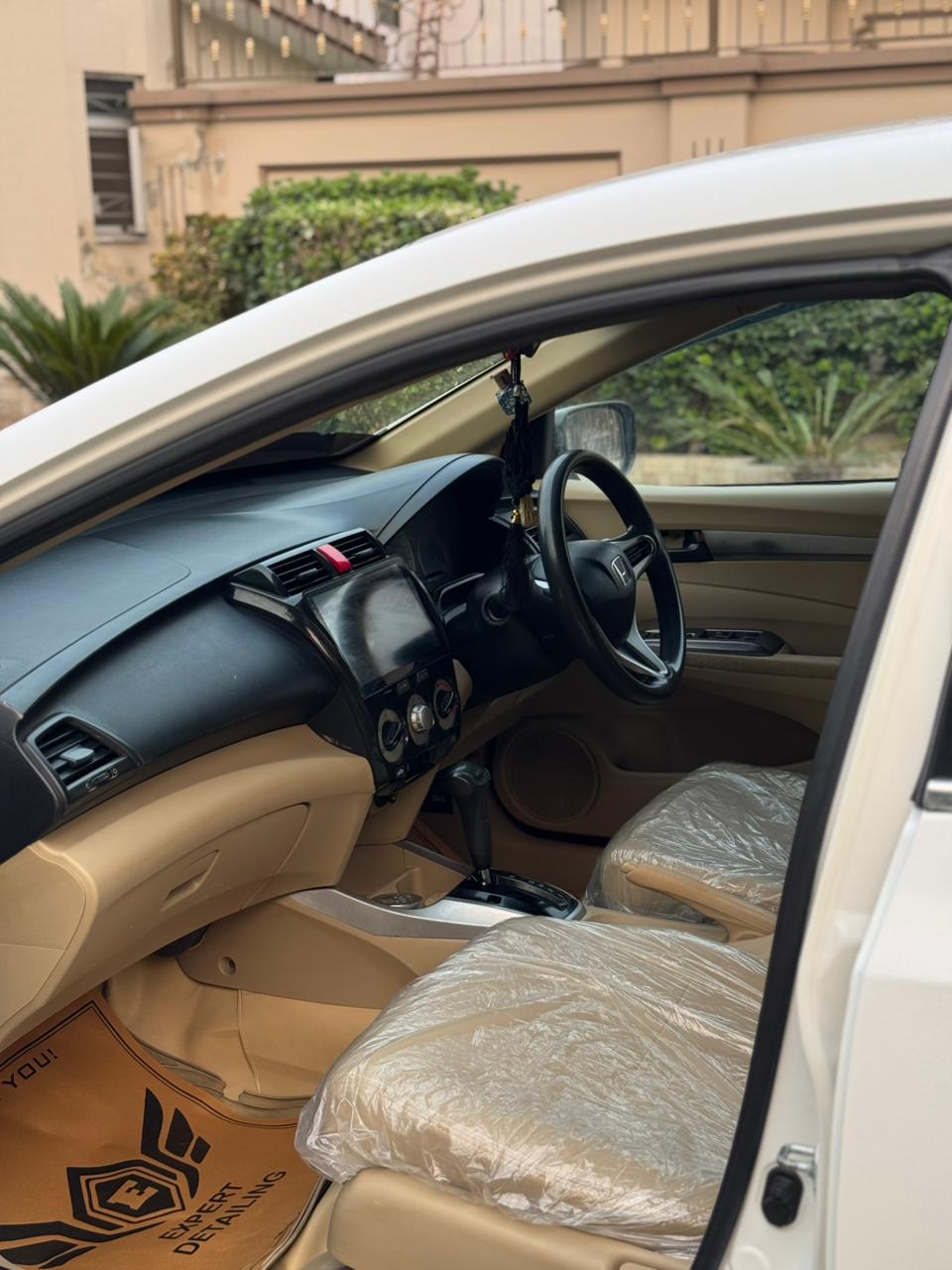 
								Honda City 1.3 AT full									